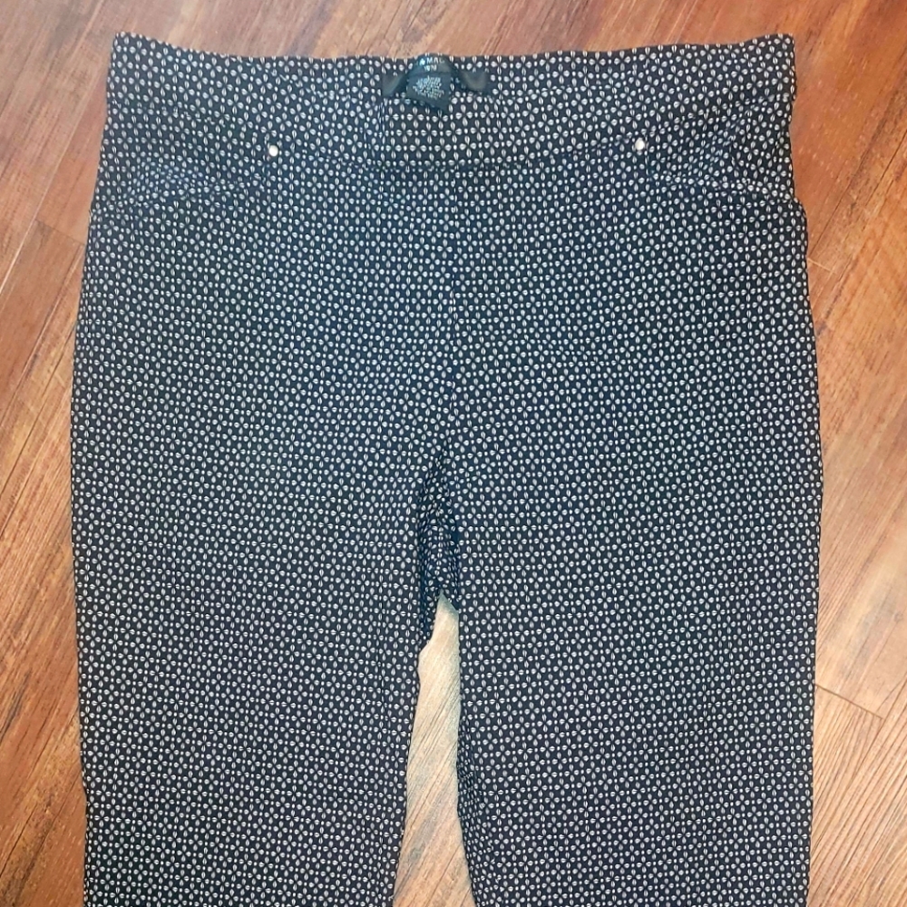 89th & Madison black and white pants L